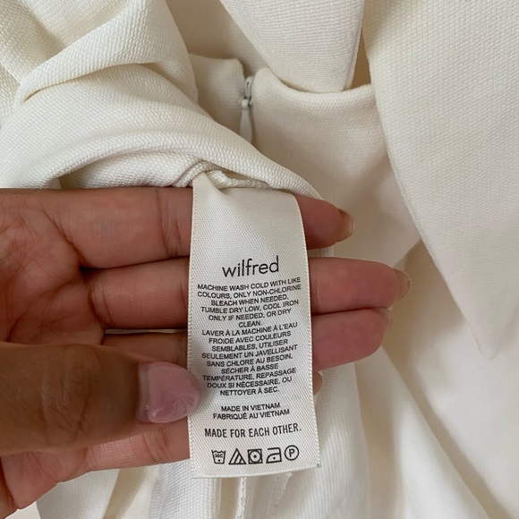 Aperture dress from Aritzia 🤍 - Picture 8 of 9